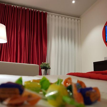 B&B Gardacharme Десенцано дел Гарда Стая снимка