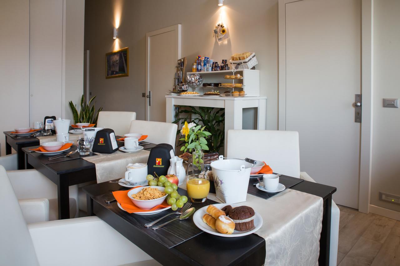 B&B Gardacharme Десенцано дел Гарда Екстериор снимка