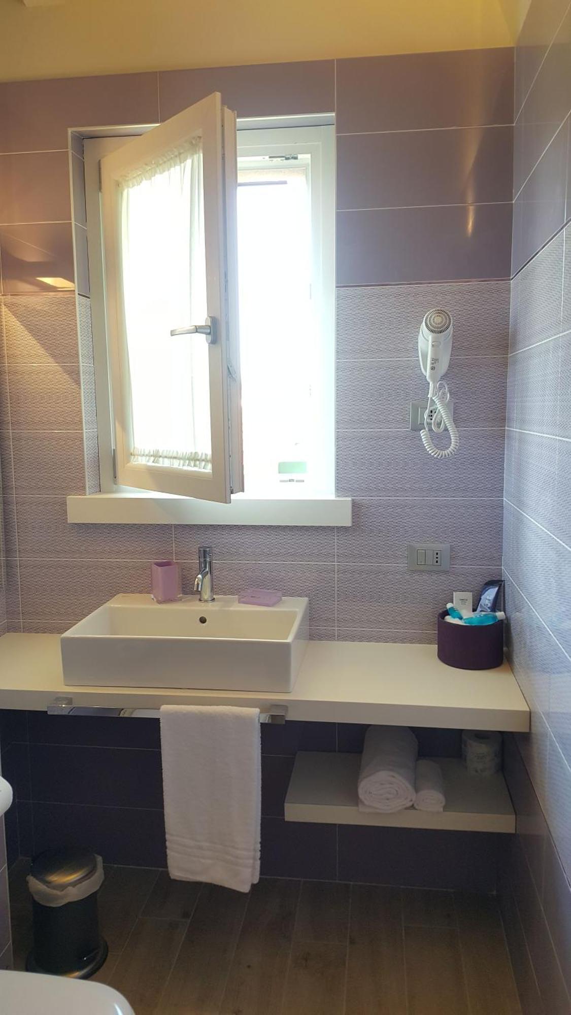 B&B Gardacharme Десенцано дел Гарда Екстериор снимка