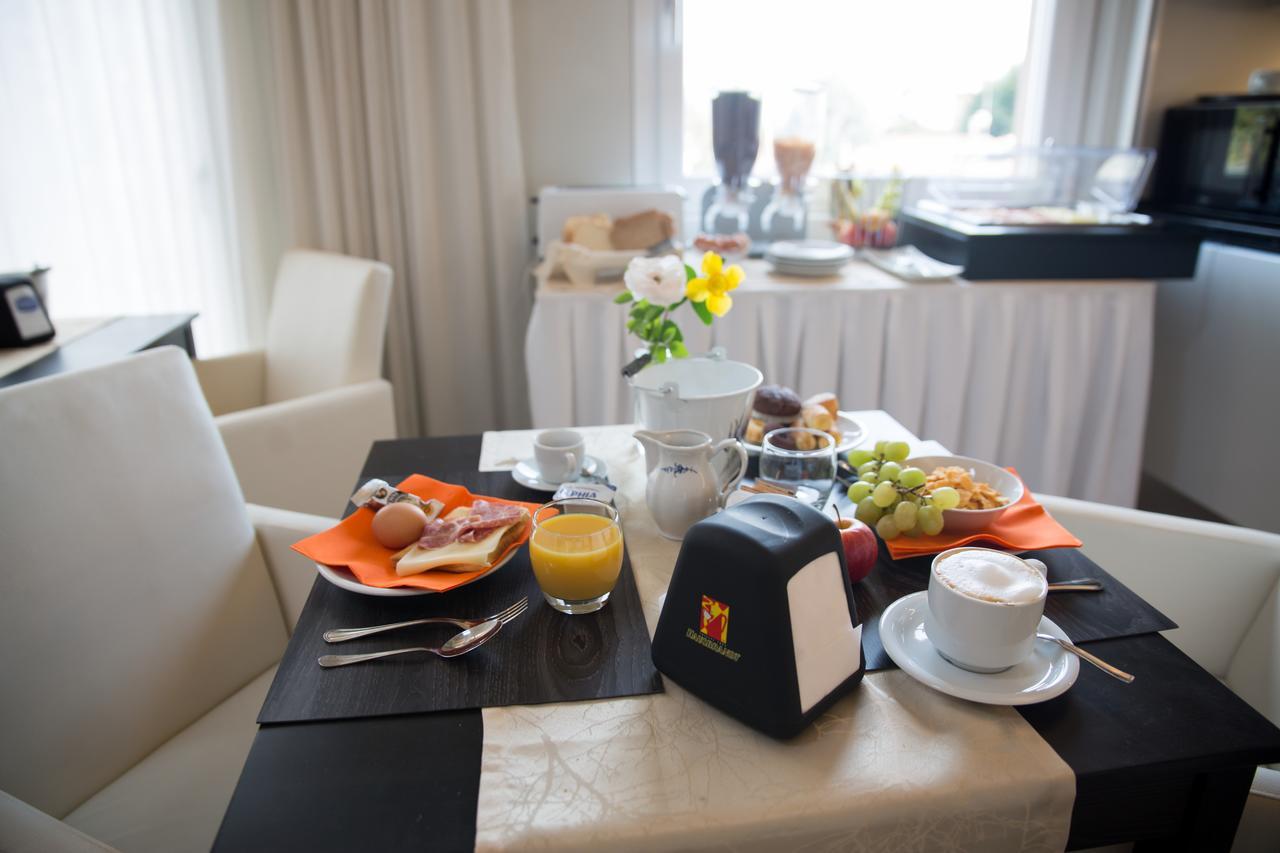 B&B Gardacharme Десенцано дел Гарда Екстериор снимка