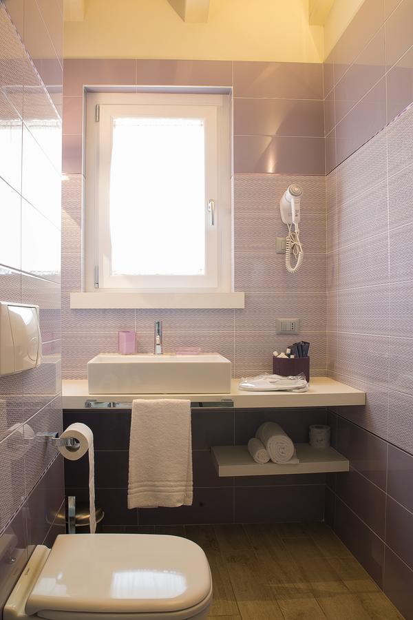 B&B Gardacharme Десенцано дел Гарда Екстериор снимка