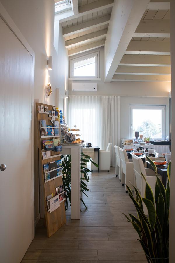 B&B Gardacharme Десенцано дел Гарда Екстериор снимка