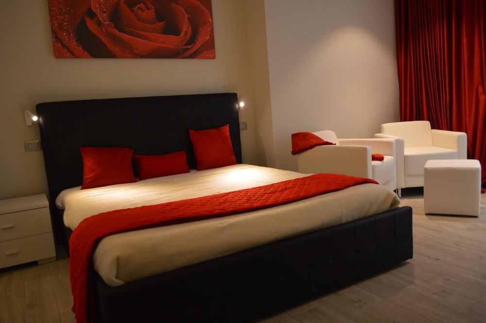 B&B Gardacharme Десенцано дел Гарда Екстериор снимка